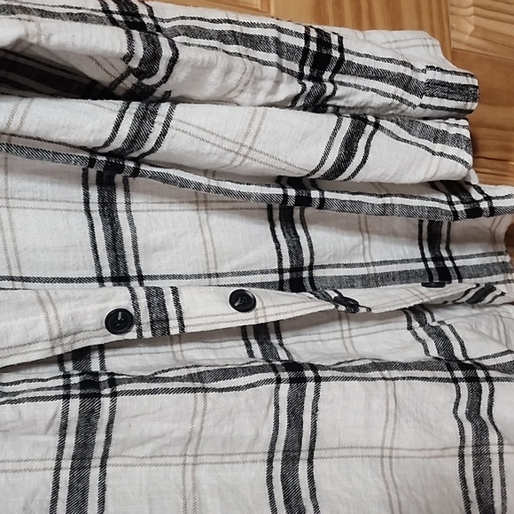 ⭐️Maurice's Flannel⭐️ New - Picture 3 of 5